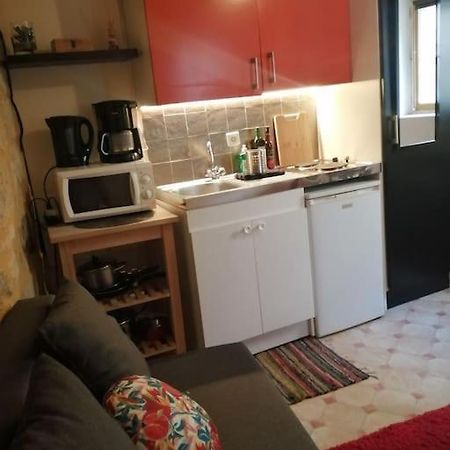 Апартаменты Petit Studio Au Coeur D'Юзес Экстерьер фото